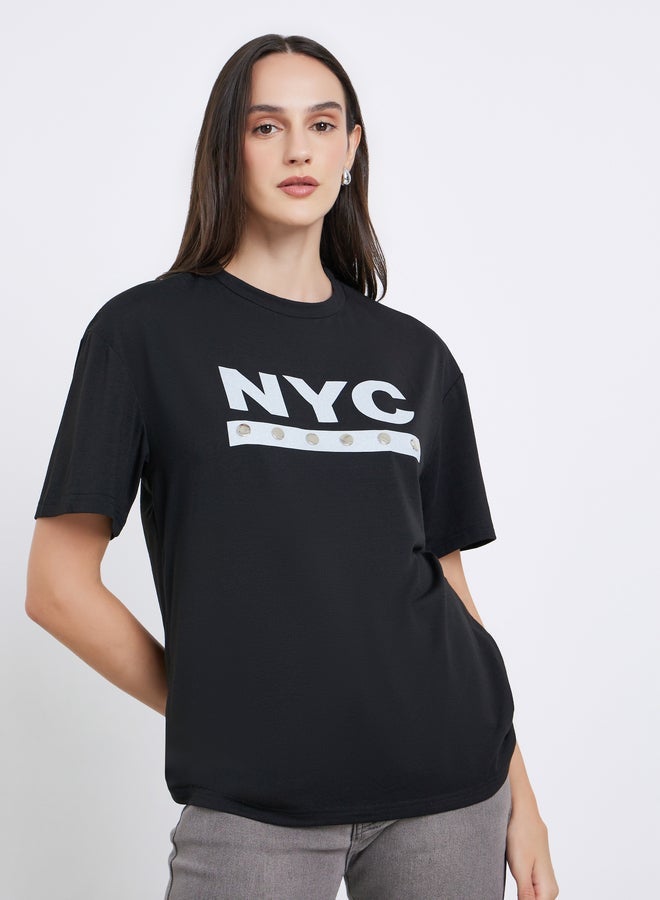 Styli Women Black NYC Print Stud Oversized T-Shirt - Image 3